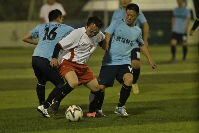 塔图姆31+8利拉德32分 凯尔特人险胜雄鹿7连胜